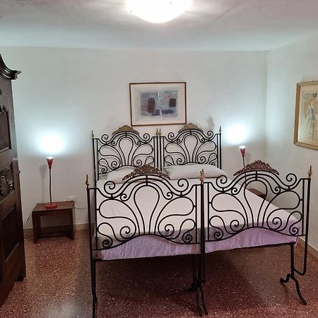 Appartamento Il Grillo Fossato di Vico Exterior photo