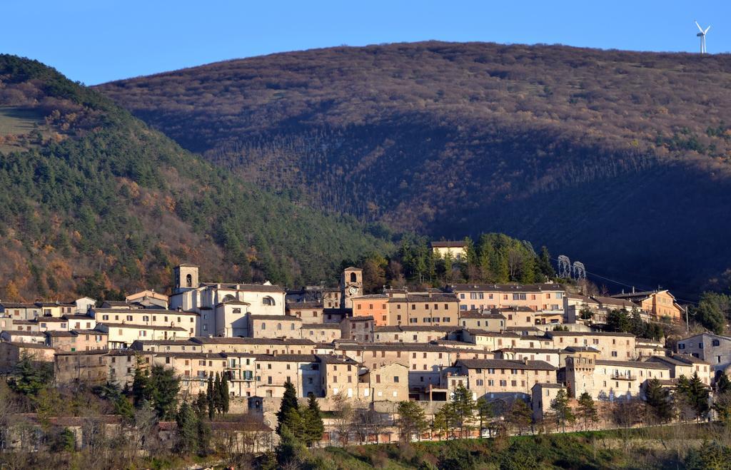 Appartamento Il Grillo Fossato di Vico Exterior photo